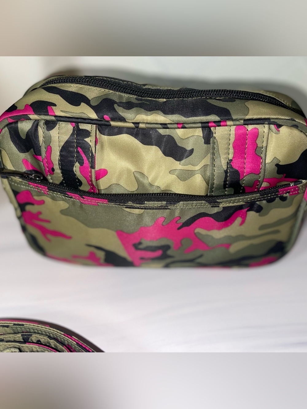 Lug Carousel Pink Camo convertible crossbody - great condition. - Picture 4 of 12